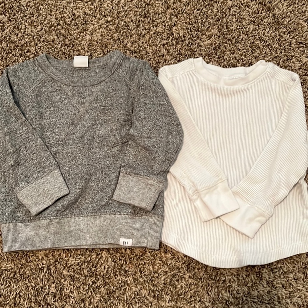 Gap thermal and light weight sweatshirt